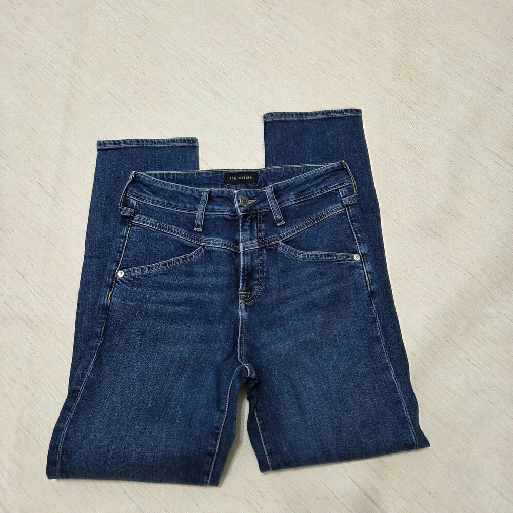 Free Assembly Woman's Blue Jeans size 4(26")